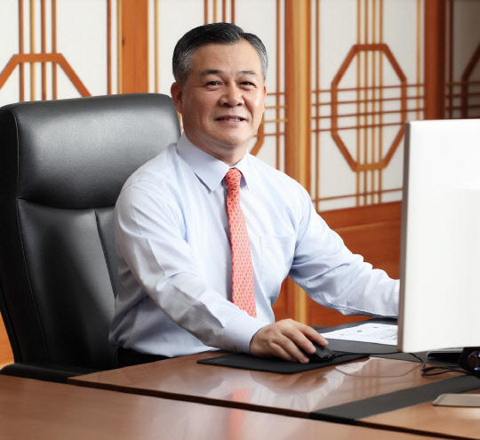 최창학(사진) 한국국토정보공사(LX)사장.  <LX 제공>